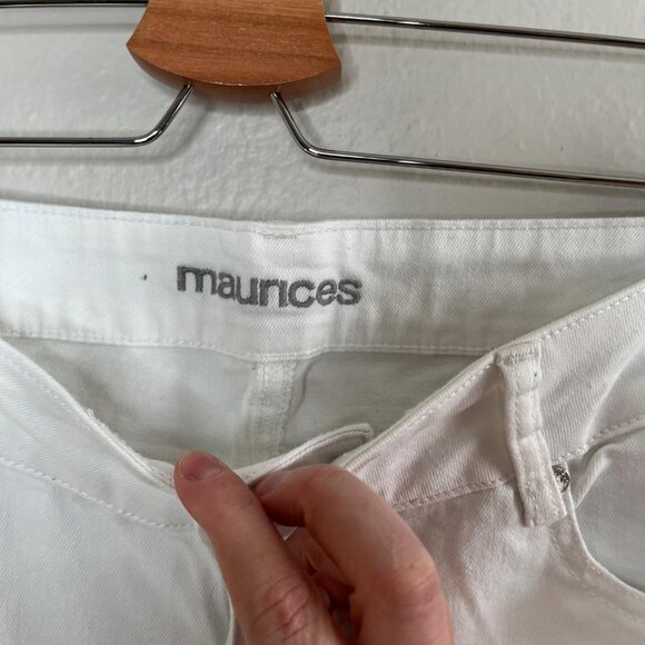 Maurices Womens White Cropped Mid Rise Denim Jeans Size 10 - Picture 4 of 9